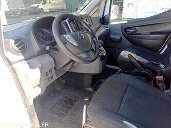 2020-nissan-nv200-1447082-46807508