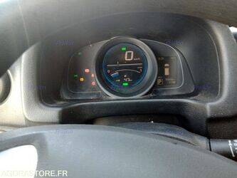 2020-nissan-nv200-1447082-46807509