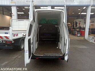 2019-nissan-nv200-1447083-46807519