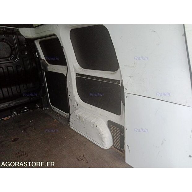 2019 NISSAN NV200-46807528