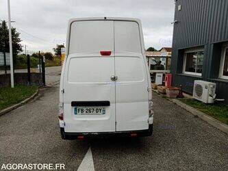 2018-nissan-nv200-1447084-46807535