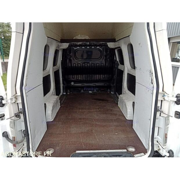 2018 NISSAN NV200-46807538