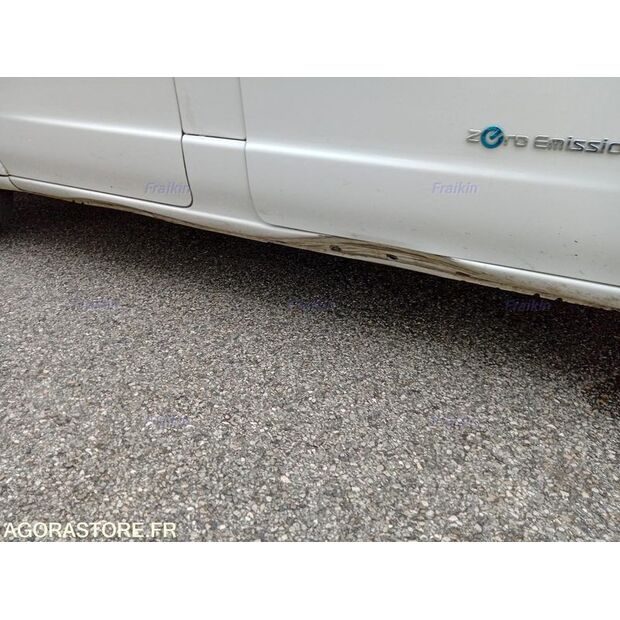 2018 NISSAN NV200-46807539