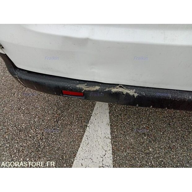 2018 NISSAN NV200-46807541