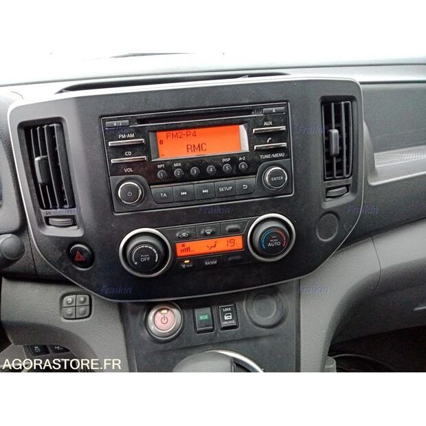 2018 NISSAN NV200-46807544