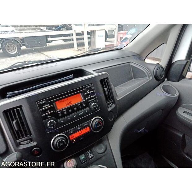 2018 NISSAN NV200-46807546