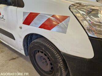 2015-peugeot-partner-1447094-46807679