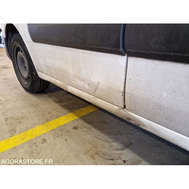 2015 Peugeot PARTNER-46807685