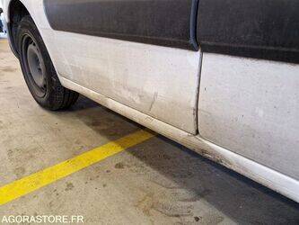 2015-peugeot-partner-1447094-46807685