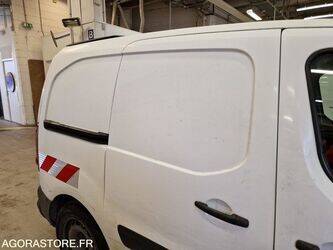 2015-peugeot-partner-1447094-46807686