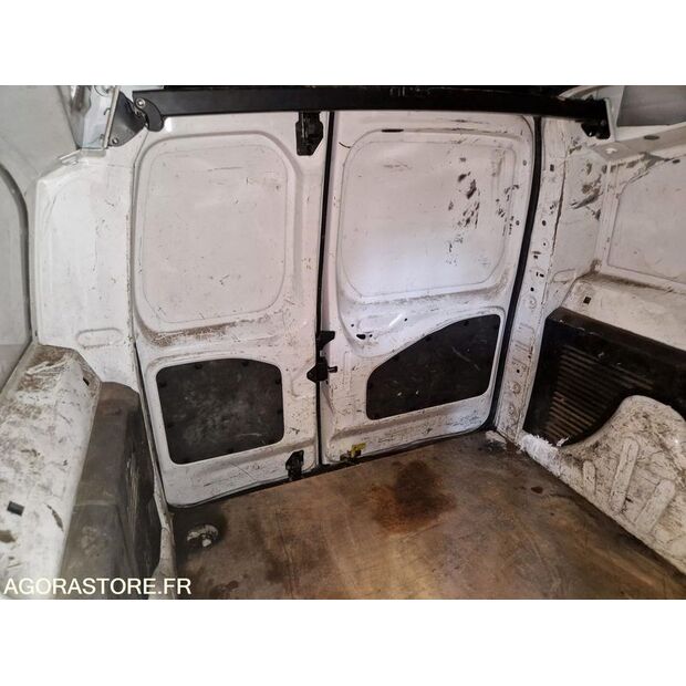 2015 Peugeot PARTNER-46807688