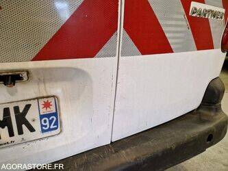 2015-peugeot-partner-1447094-46807698