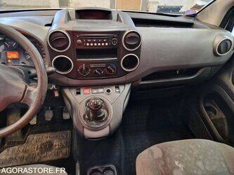 2015-peugeot-partner-1447094-46807709