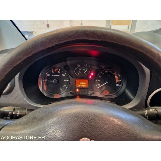 2015 Peugeot PARTNER-46807710