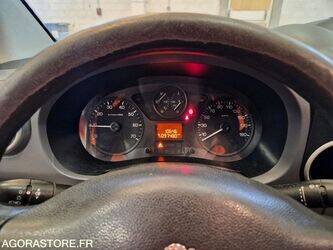 2015-peugeot-partner-1447094-46807710