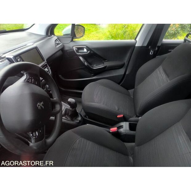2018 Peugeot 208-46807737