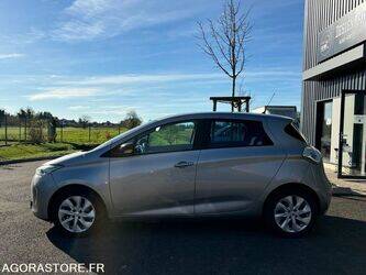 2015-renault-zoe-1447100-46807786