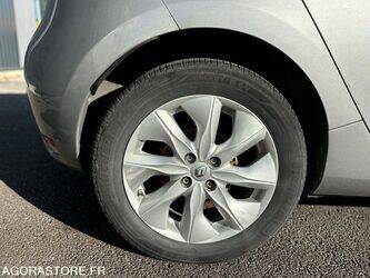 2015-renault-zoe-1447100-46807797