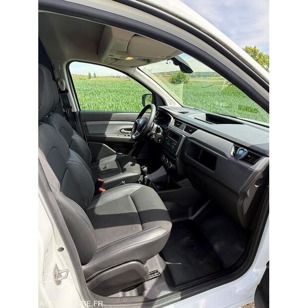 2021 Renault Express-46807807