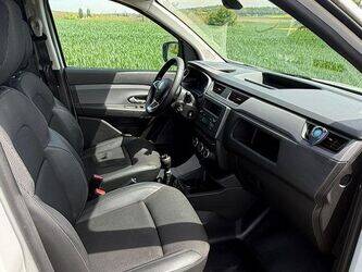 2021-renault-express-1447101-46807807