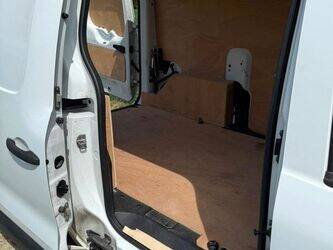 2021-renault-express-1447101-46807808