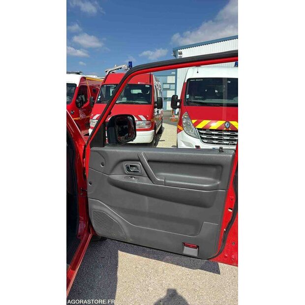 2004 MITSUBISHI Pajero-46807876