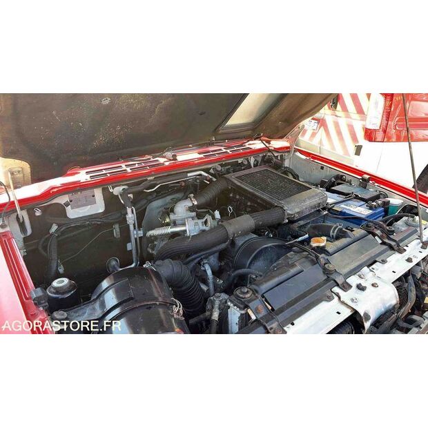 2004 MITSUBISHI Pajero-46807896