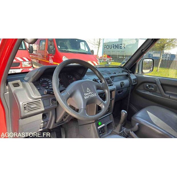 2004 MITSUBISHI Pajero-46807900