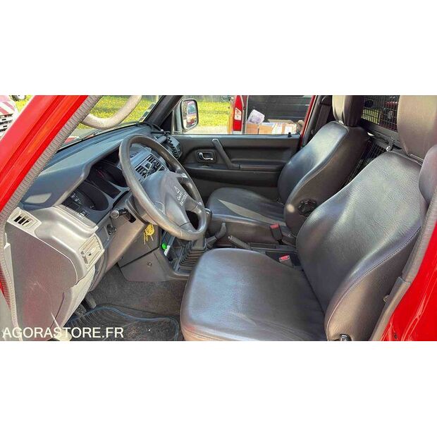 2004 MITSUBISHI Pajero-46807902