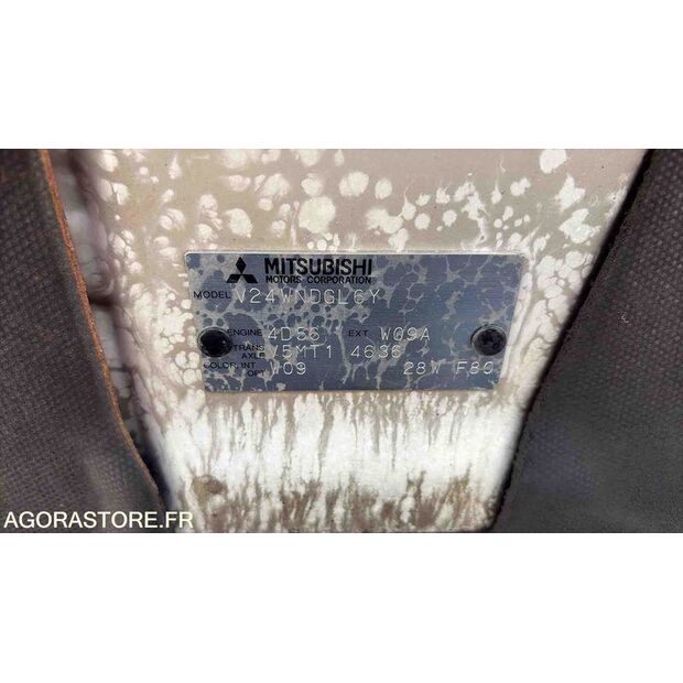 2004 MITSUBISHI Pajero-46807907