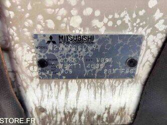 2004-mitsubishi-pajero-1447108-46807907