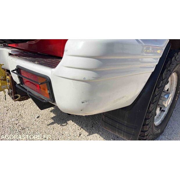 2004 MITSUBISHI Pajero-46807909