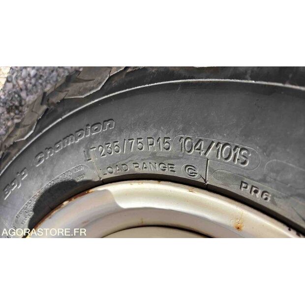 2004 MITSUBISHI Pajero-46807912