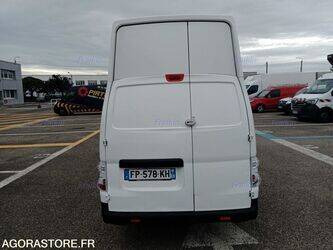 2020-nissan-nv200-1447122-46808210