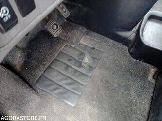 2020-nissan-nv200-1447122-46808213