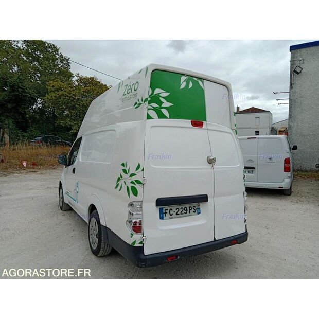 2018 NISSAN NV200-46808259