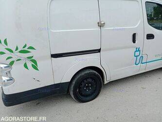 2018-nissan-nv200-1447125-46808261