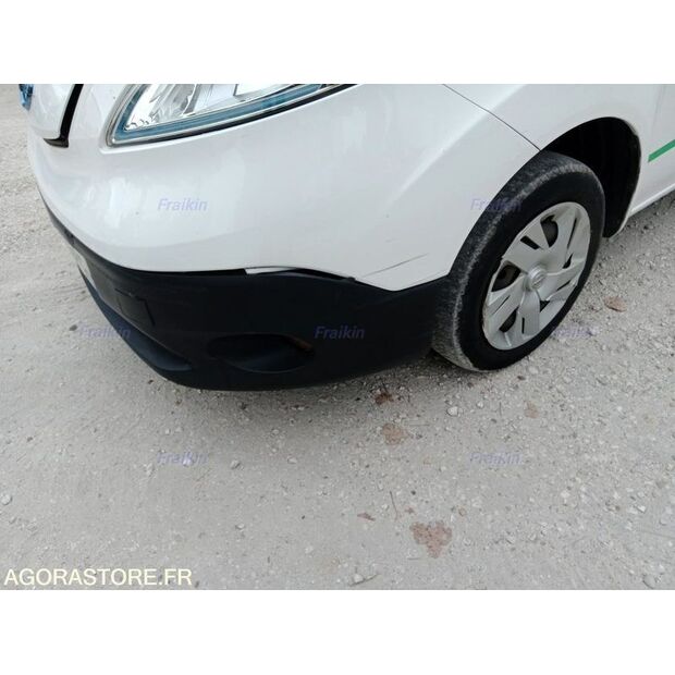 2018 NISSAN NV200-46808270