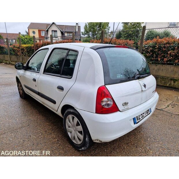 2010 Renault Clio-46808442