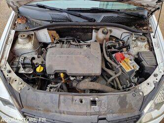 2010-renault-clio-1447135-46808446