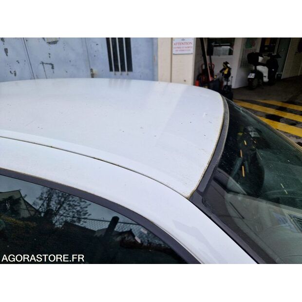 2010 Renault Clio-46808448