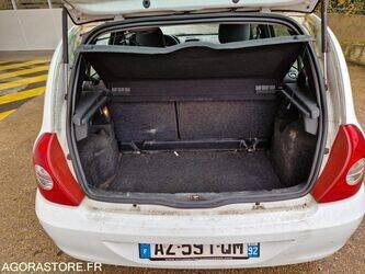 2010-renault-clio-1447135-46808452