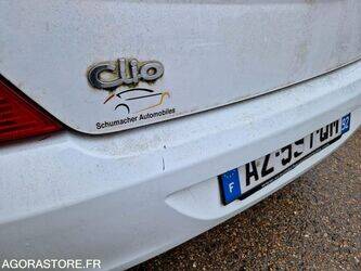 2010-renault-clio-1447135-46808453