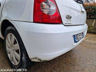 2010-renault-clio-1447135-46808454