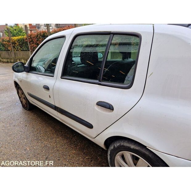 2010 Renault Clio-46808457