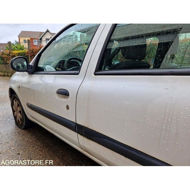 2010 Renault Clio-46808459