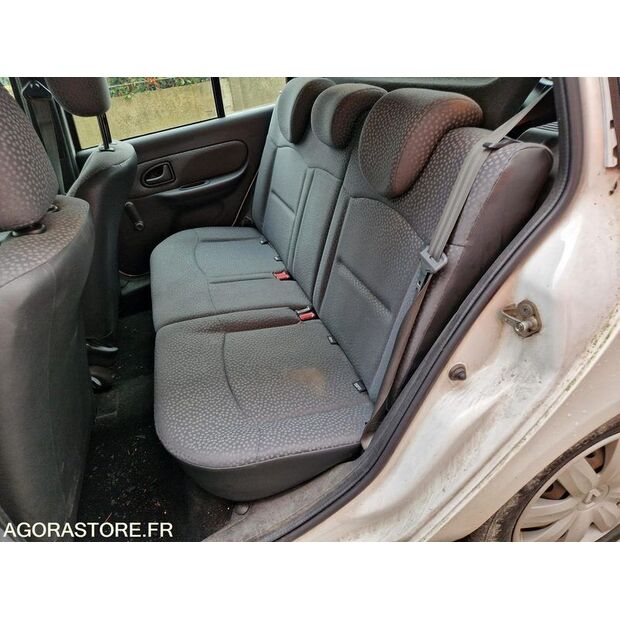 2010 Renault Clio-46808460