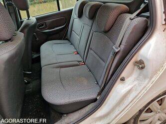 2010-renault-clio-1447135-46808460