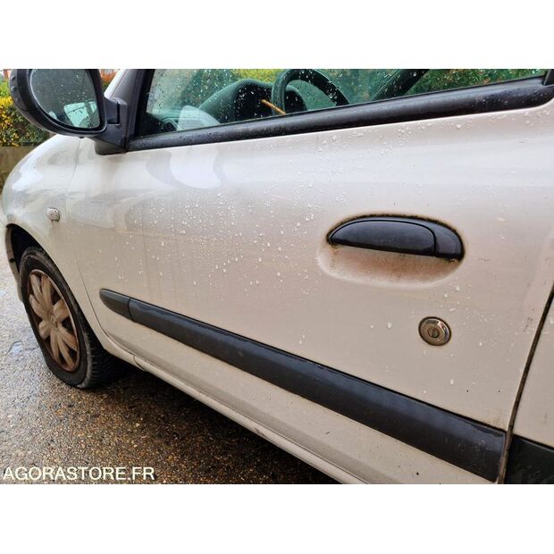 2010 Renault Clio-46808462