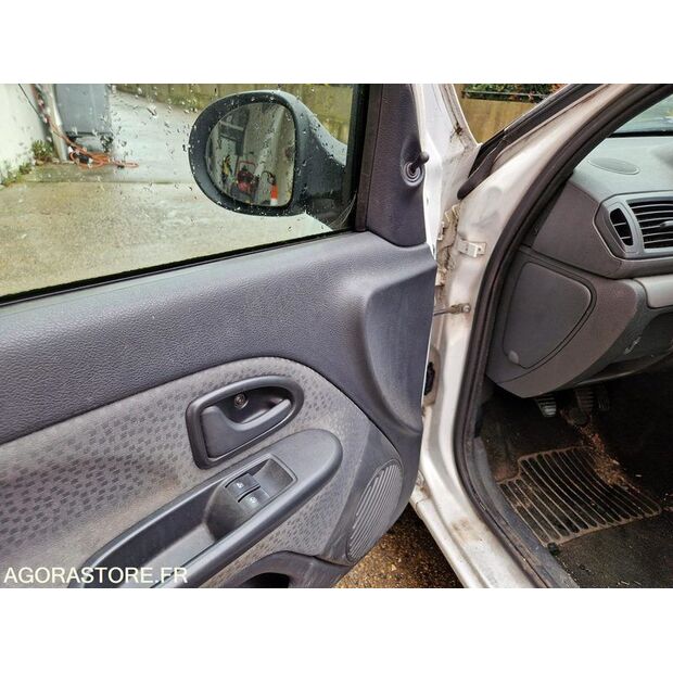 2010 Renault Clio-46808463